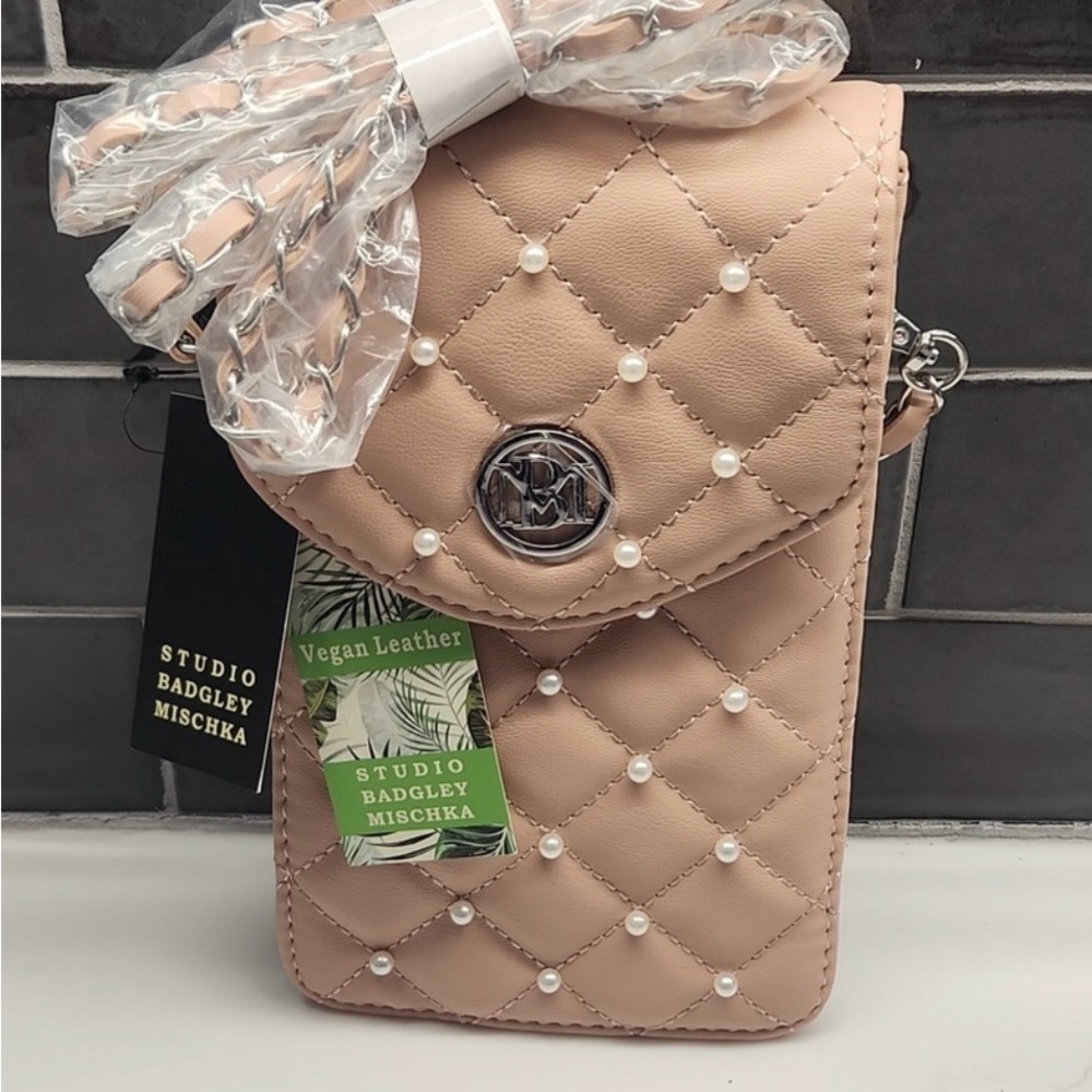 Badgley Mischka Quilted Tan Crossbody Phone Bag